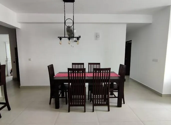 Modern Apartment In Close Proximity To The Beach